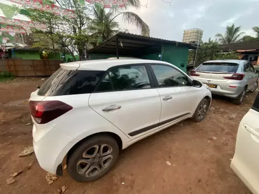 Hyundai i20 for rent in India