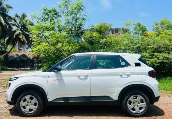 Hyundai Venue for rent in Benaulim