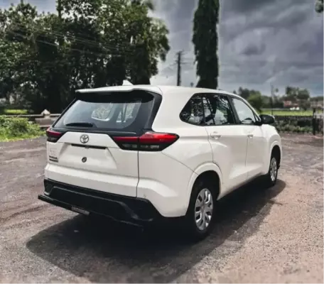Toyota Innova Hycross for rent in Banda